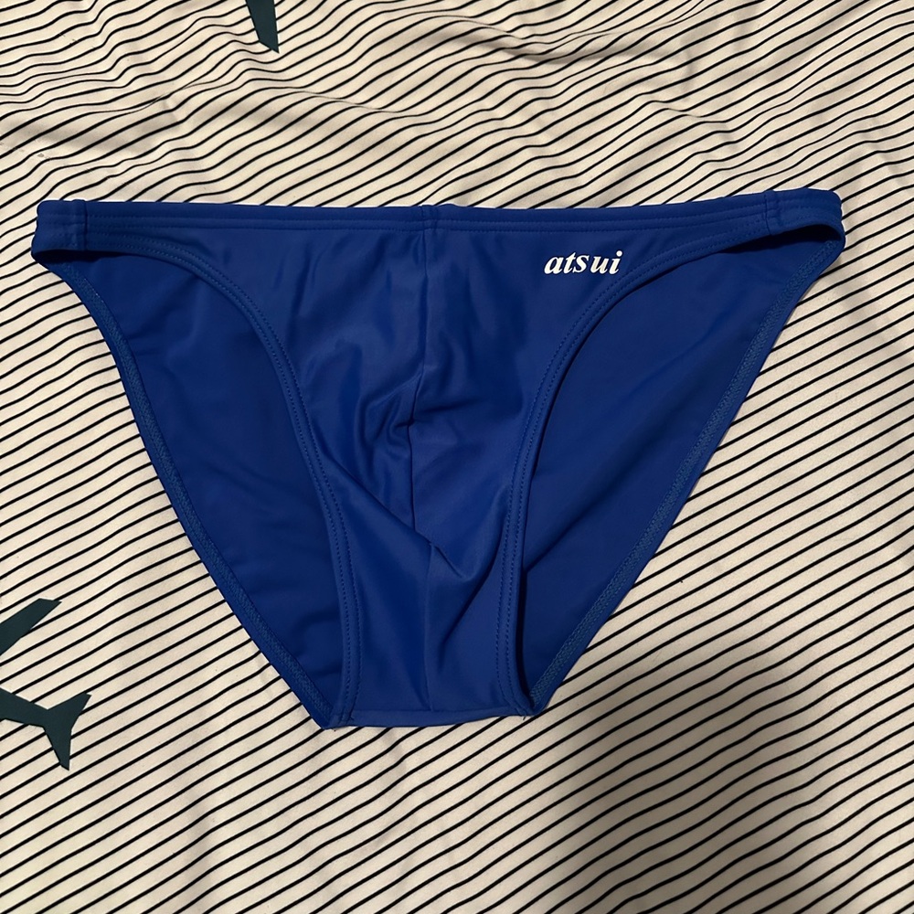 Men’s bikini swim briefs. Medium.